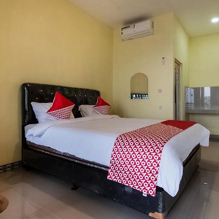 Hotel Oyo 3050 Hotasi Seaview Syariah à Anyer Extérieur photo