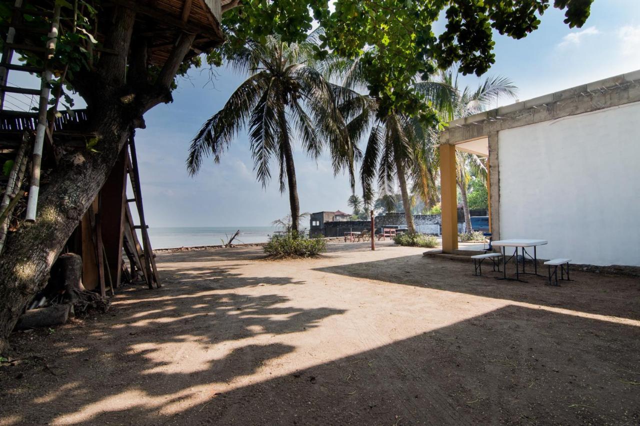 Hotel Oyo 3050 Hotasi Seaview Syariah à Anyer Extérieur photo