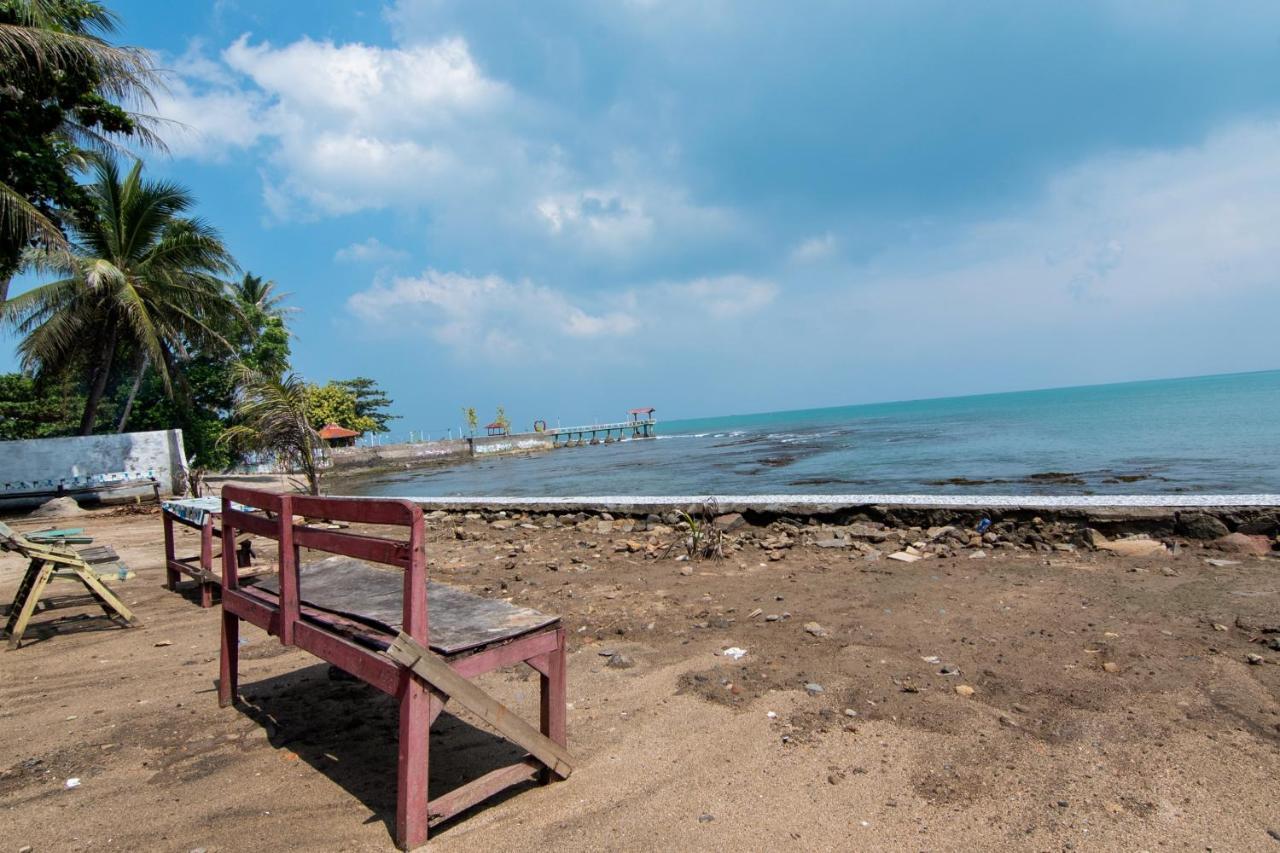 Hotel Oyo 3050 Hotasi Seaview Syariah à Anyer Extérieur photo