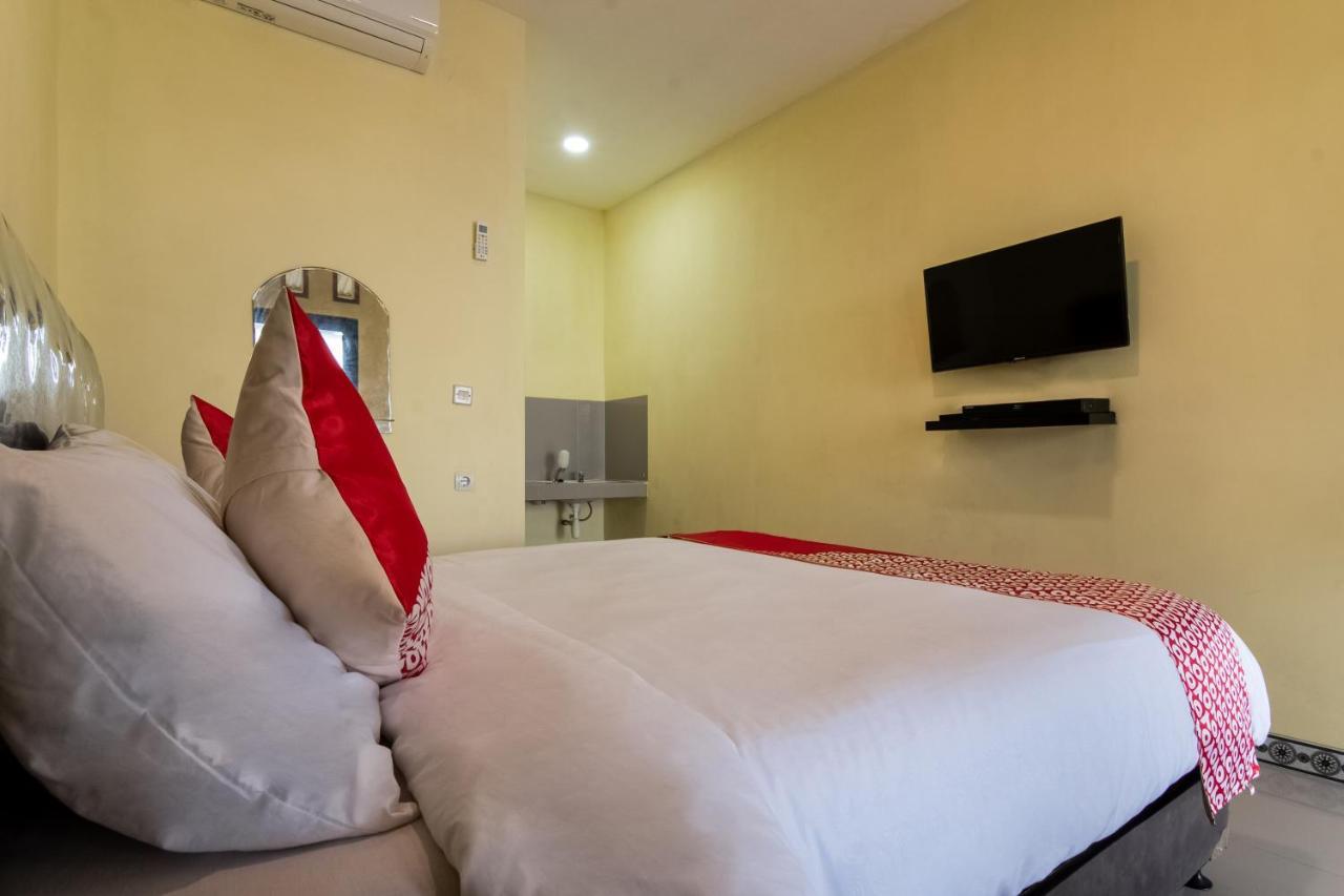 Hotel Oyo 3050 Hotasi Seaview Syariah à Anyer Extérieur photo