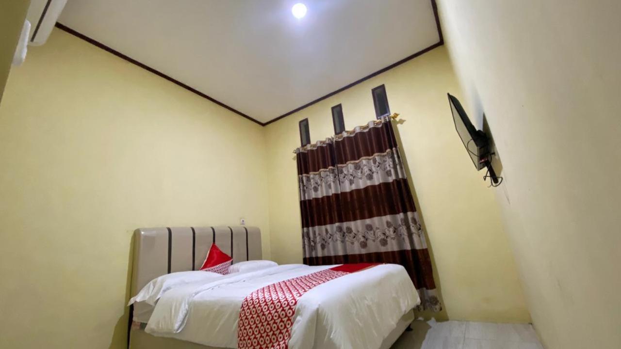 Hotel Oyo 3050 Hotasi Seaview Syariah à Anyer Extérieur photo