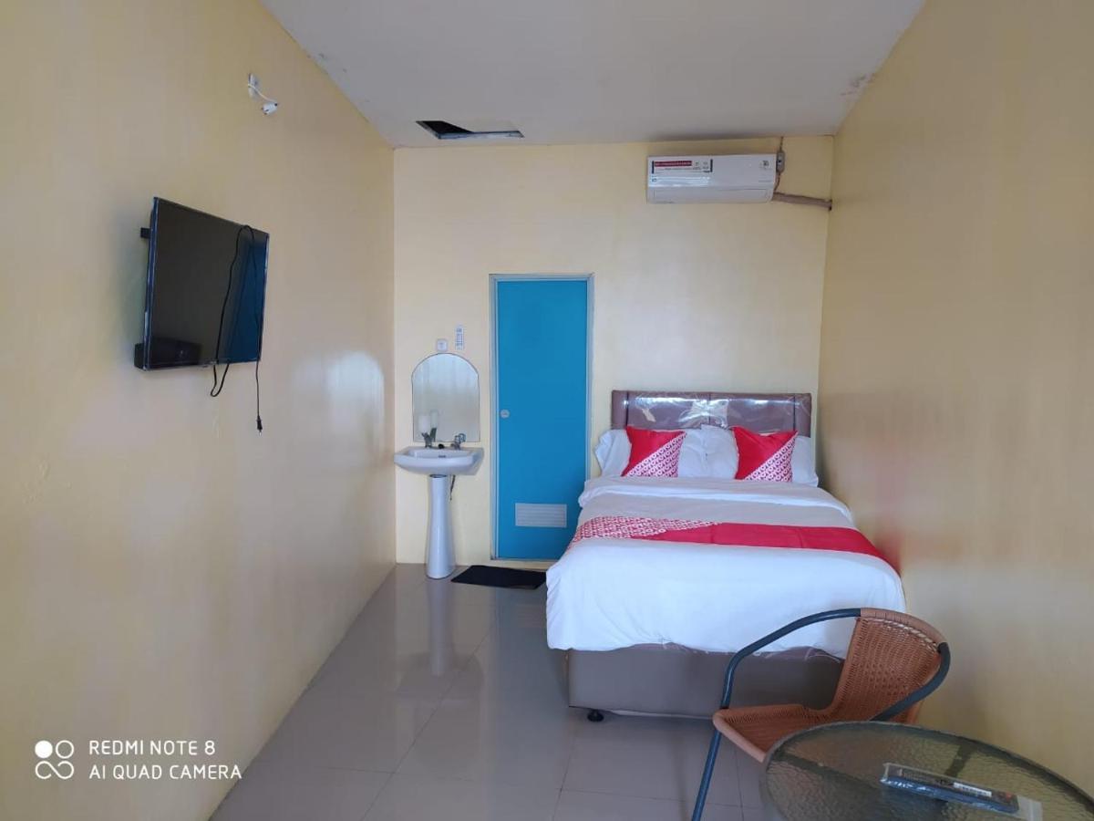 Hotel Oyo 3050 Hotasi Seaview Syariah à Anyer Extérieur photo