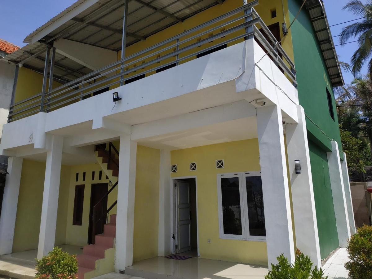 Hotel Oyo 3050 Hotasi Seaview Syariah à Anyer Extérieur photo